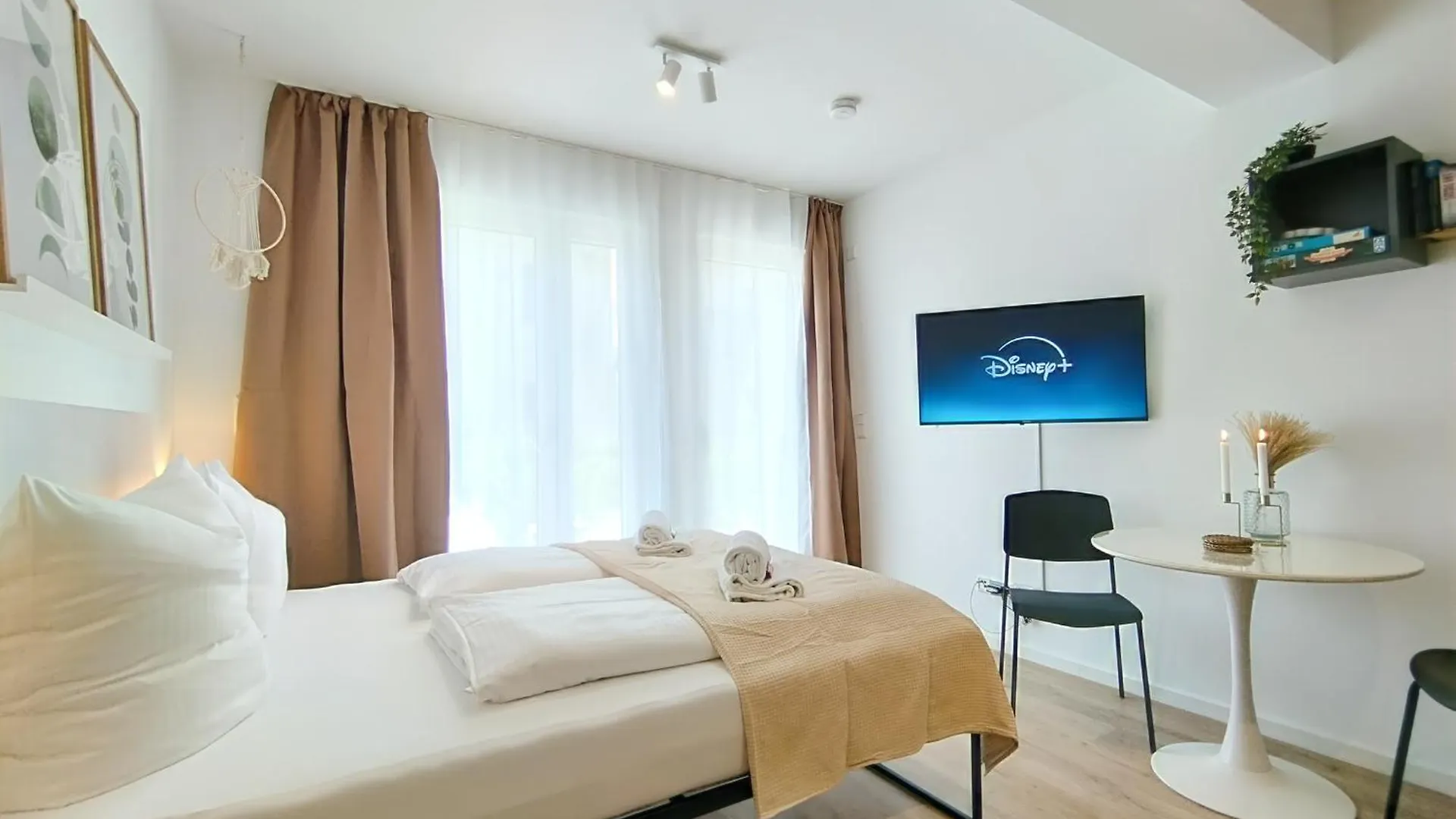 Univercity Apartment Fuer Bis Zu 4, Terrasse, Grill Erlangen