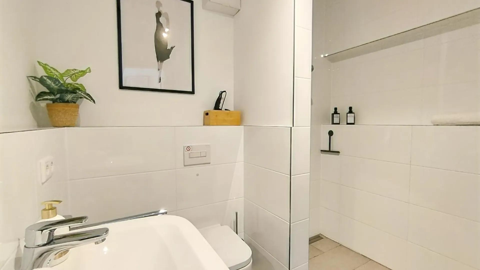 Univercity Apartment Fuer Bis Zu 4, Terrasse, Grill Erlangen Allemagne