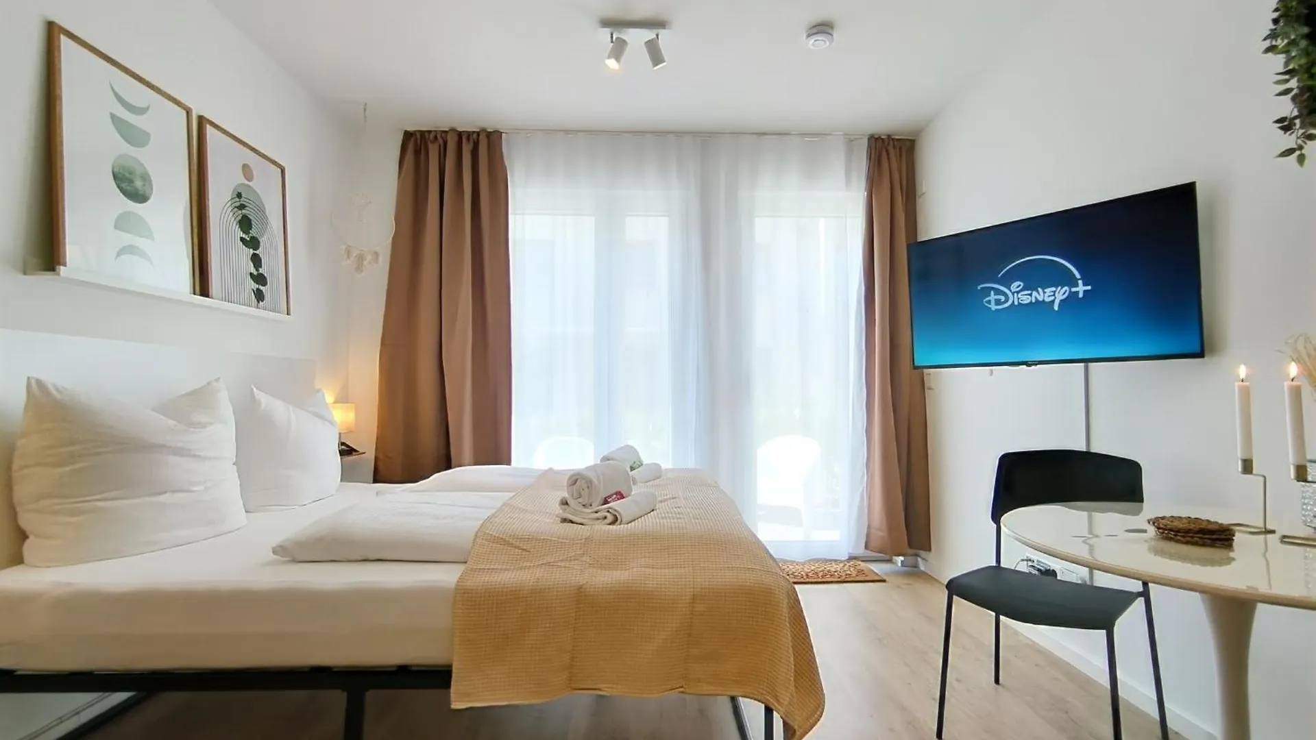 Univercity Apartment Fuer Bis Zu 4, Terrasse, Grill Erlangen