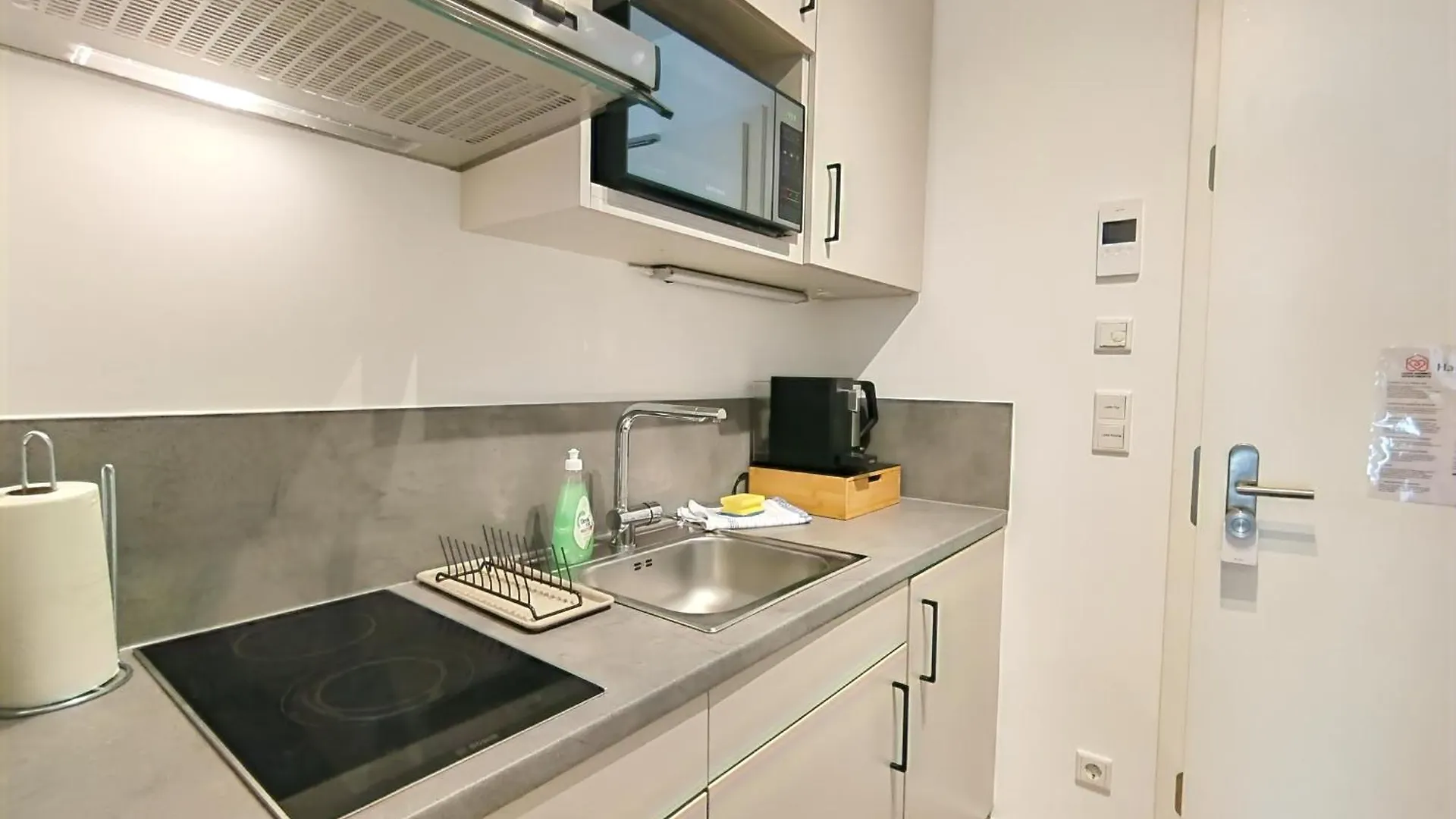 Univercity Apartment Fuer Bis Zu 4, Terrasse, Grill Erlangen